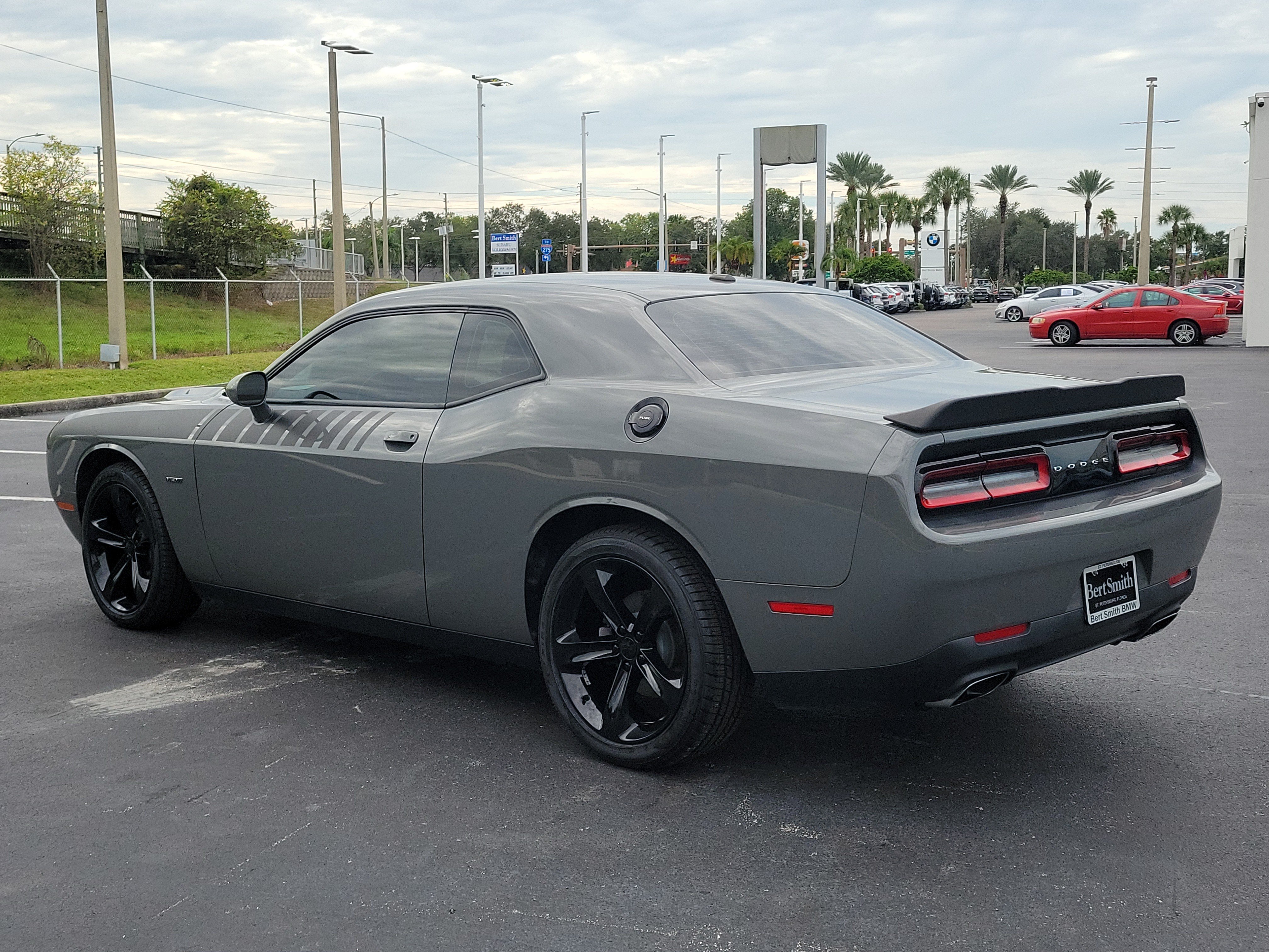 Used 2017 Dodge Challenger R/T RWD image 4