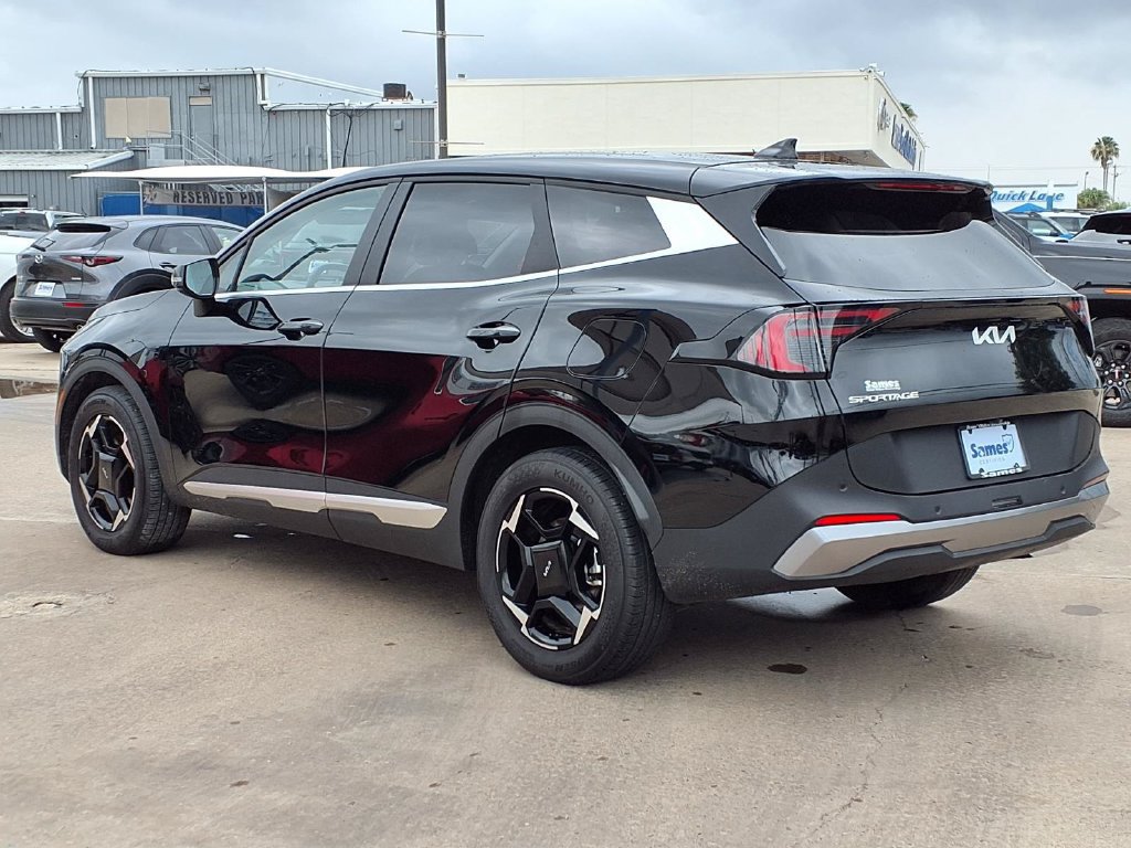 Used 2026 Kia Sportage EX FWD image 6