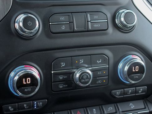 Used 2020 GMC Sierra 3500 Denali w/ Denali Ultimate Package image 35