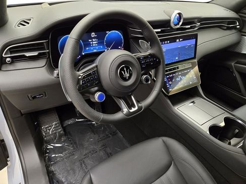 Used 2024 Maserati Grecale GT image 18