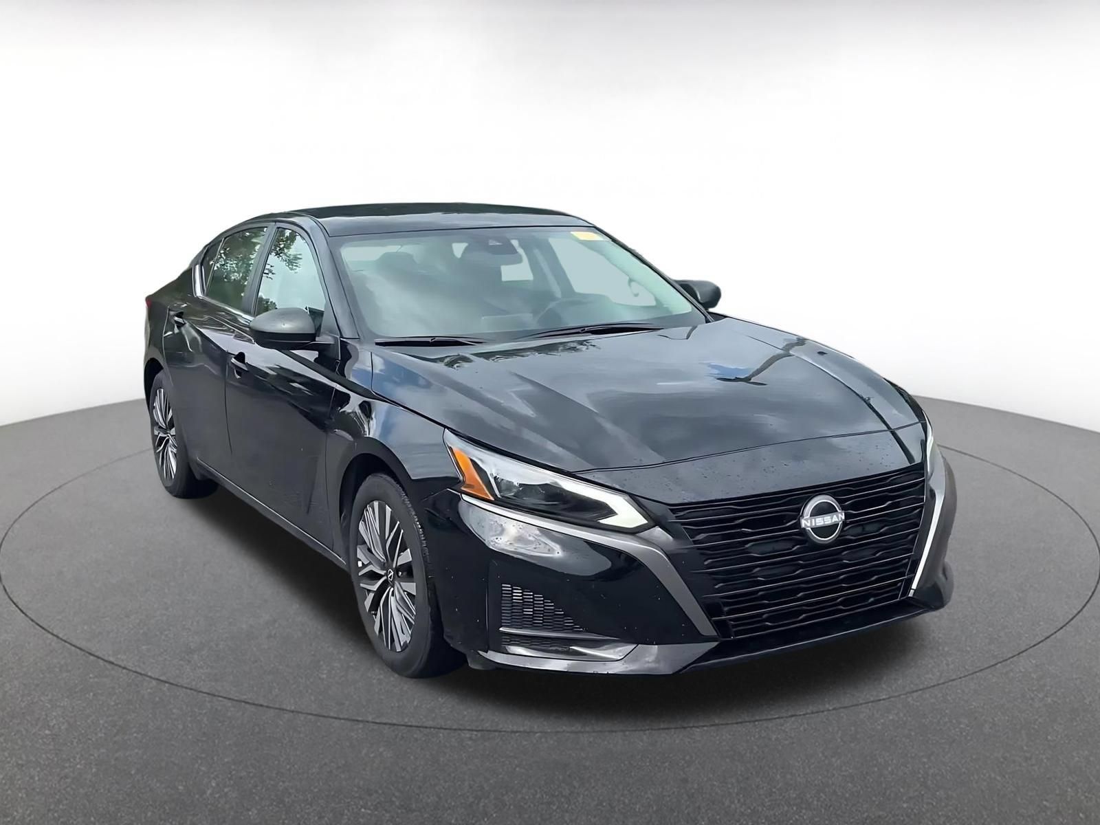 Used 2026 Nissan Altima 2.5 SV FWD image 2