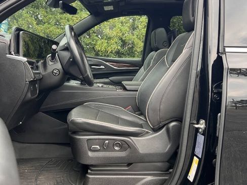 Used 2021 Cadillac Escalade ESV Premium Luxury AWD/4WD image 13