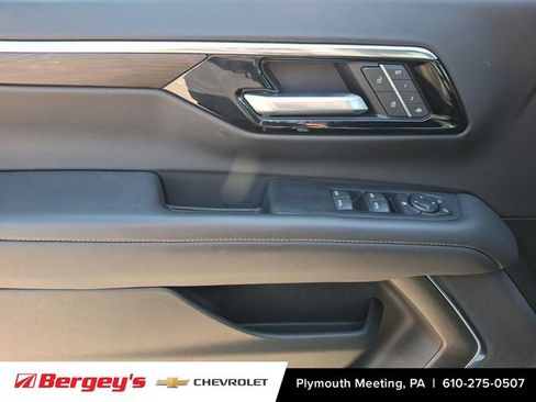 Certified 2025 Chevrolet Suburban LT AWD/4WD image 15