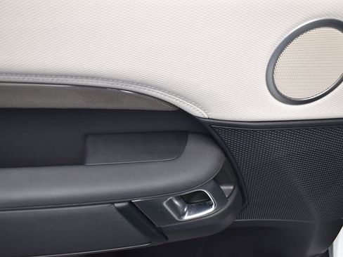 Used 2023 Land Rover Discovery HSE R-Dynamic image 14