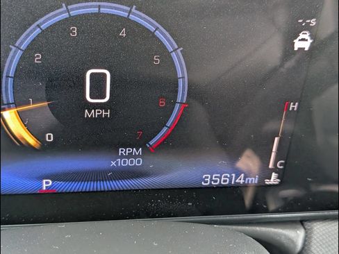 Used 2024 Chevrolet TrailBlazer LT w/ LT Cold Weather Package FWD image 10