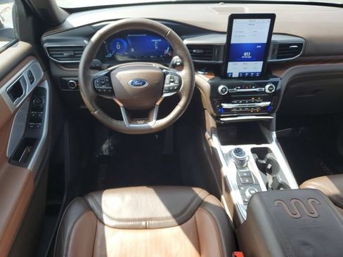 Certified 2023 Ford Explorer King Ranch w/ Technology Package AWD/4WD image 25