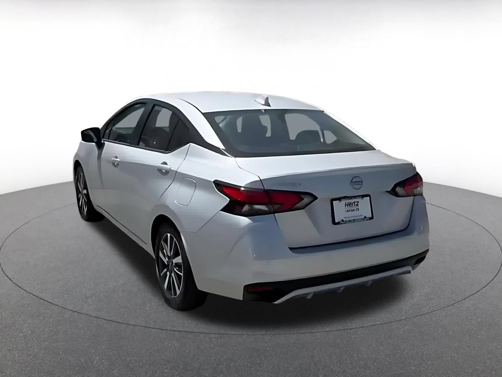 Used 2025 Nissan Versa SV FWD image 10