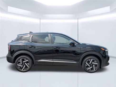 Used 2025 Nissan Kicks SV FWD image 7
