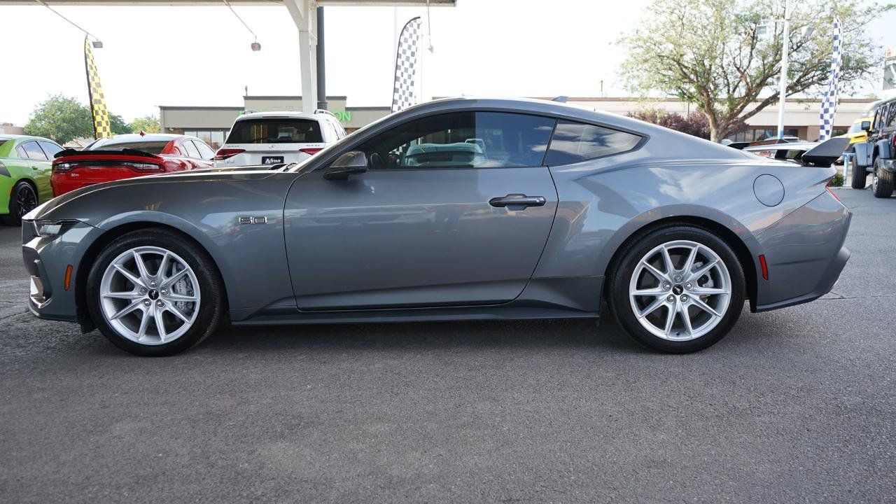 Used 2025 Ford Mustang GT Premium RWD image 6