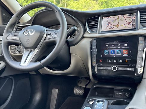 Used 2023 INFINITI QX50 Sensory AWD/4WD image 3