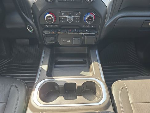 Used 2022 Chevrolet Silverado 1500 LTZ AWD/4WD image 18