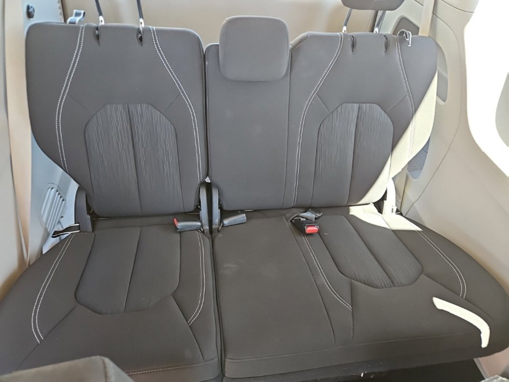 Used 2024 Chrysler Voyager LX FWD image 29