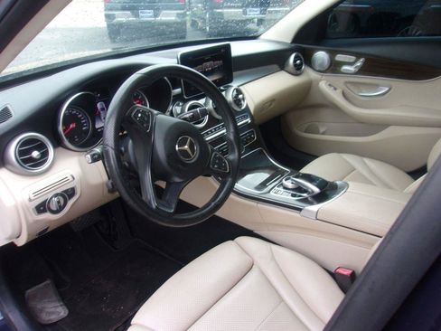 Used 2018 Mercedes-Benz C 300 4MATIC Sedan image 11