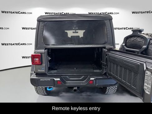 Used 2022 Jeep Wrangler Unlimited Rubicon 4xe w/ Cold Weather Group AWD/4WD image 12