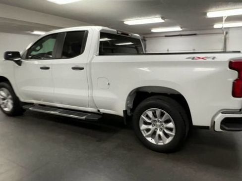 Used 2021 Chevrolet Silverado 1500 Custom w/ Safety Confidence Package AWD/4WD image 6