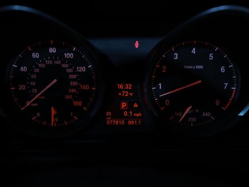 Used 2011 BMW Z4 sDrive30i image 18