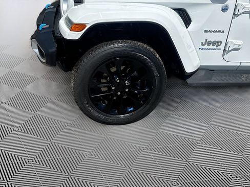 Used 2023 Jeep Wrangler Unlimited Sahara w/ Cold Weather Group AWD/4WD image 35