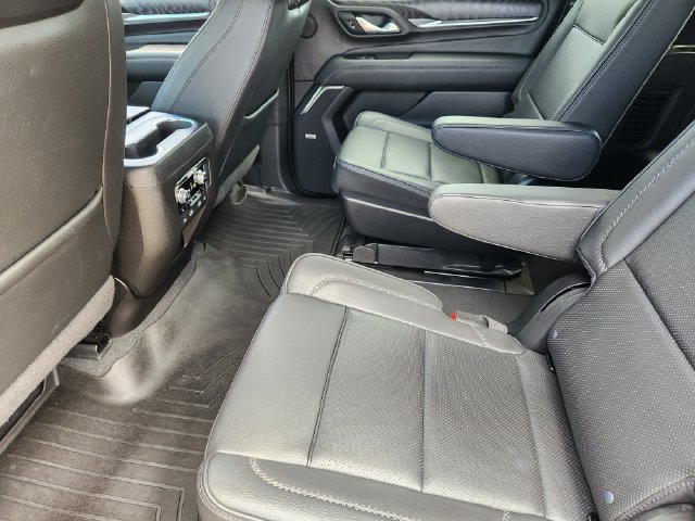 Used 2023 GMC Yukon XL Denali AWD/4WD image 30