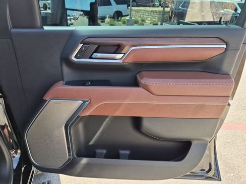 Used 2025 GMC Sierra 2500 Denali Ultimate image 13