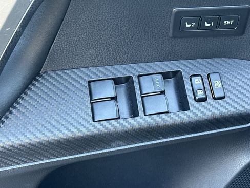 Used 2014 Toyota RAV4 Limited image 13