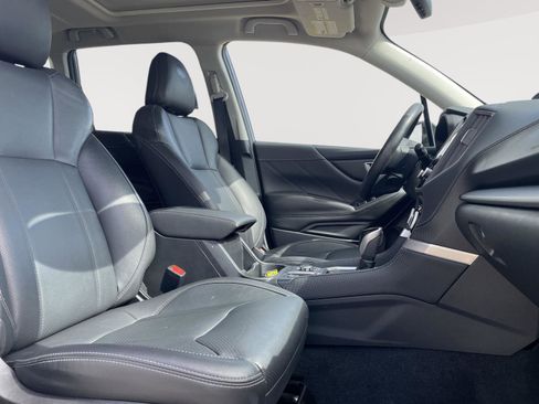 Used 2020 Subaru Forester Limited w/ Popular Package #3 image 9