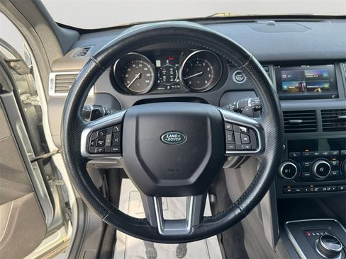 Used 2017 Land Rover Discovery Sport HSE image 19
