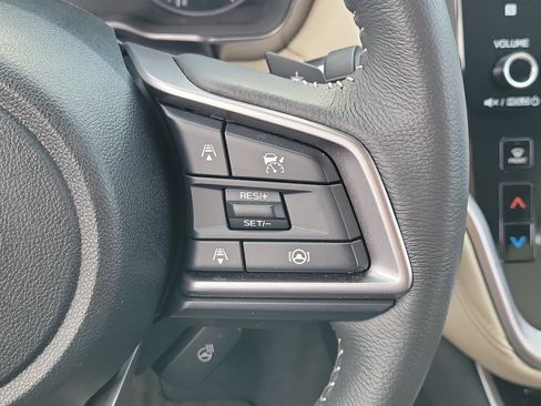Used 2025 Subaru Outback Limited AWD/4WD image 25