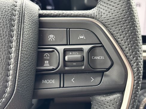 Used 2024 Toyota Tacoma TRD Sport w/ TRD Sport Premium Package AWD/4WD image 19