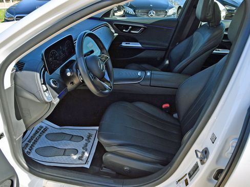 Used 2025 Mercedes-Benz E 350 Sedan image 38