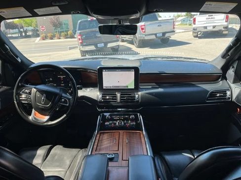 Used 2019 Lincoln Navigator Premiere AWD/4WD image 36