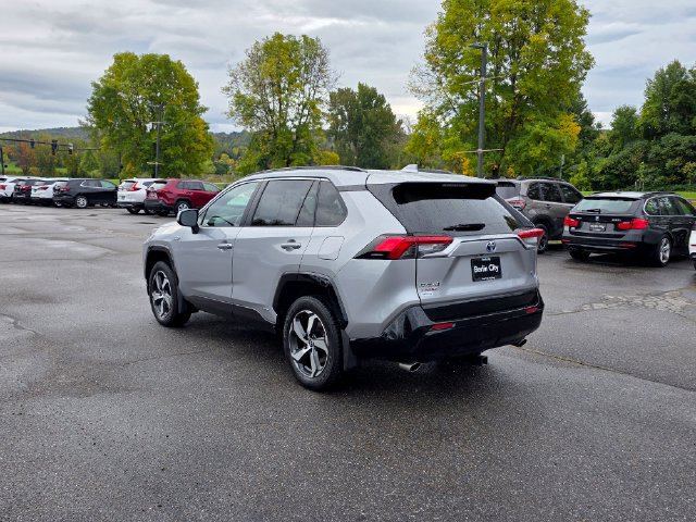Used 2022 Toyota RAV4 SE w/ Weather & Moonroof Package AWD/4WD image 6