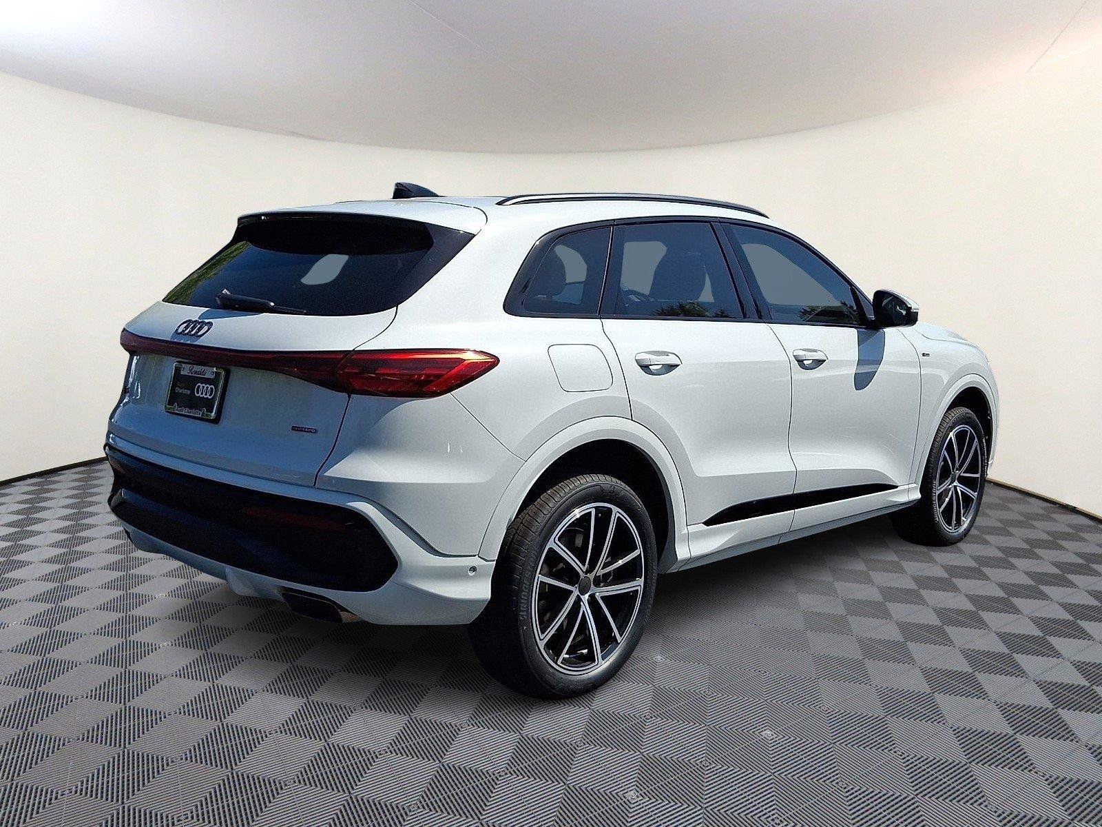 New 2026 Audi Q5 Premium Plus AWD/4WD image 6