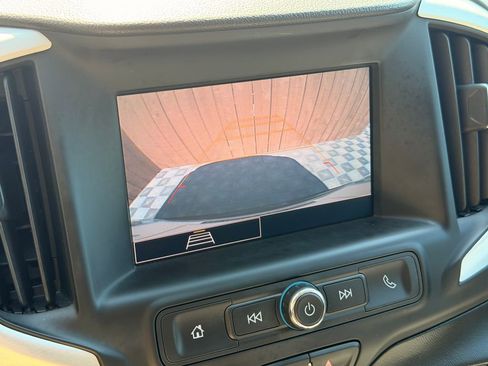 Used 2022 GMC Terrain SLE w/ Elevation Edition FWD image 8