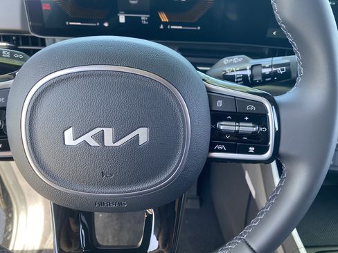 New 2026 Kia Carnival image 23