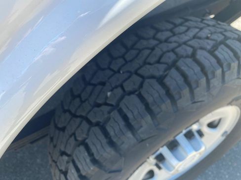 Used 2017 Chevrolet Express 2500 RWD image 12