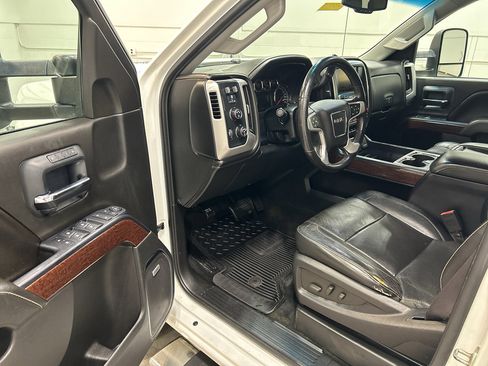 Used 2015 GMC Sierra 2500 SLT w/ Duramax Plus Package AWD/4WD image 10