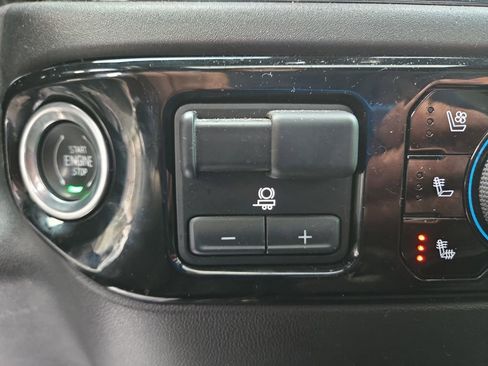 Used 2024 Chevrolet Silverado 2500 ZR2 w/ Technology Package image 24