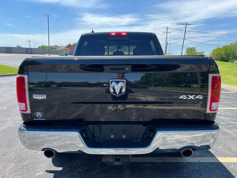 Used 2018 RAM 1500 Laramie w/ Convenience Group AWD/4WD image 4