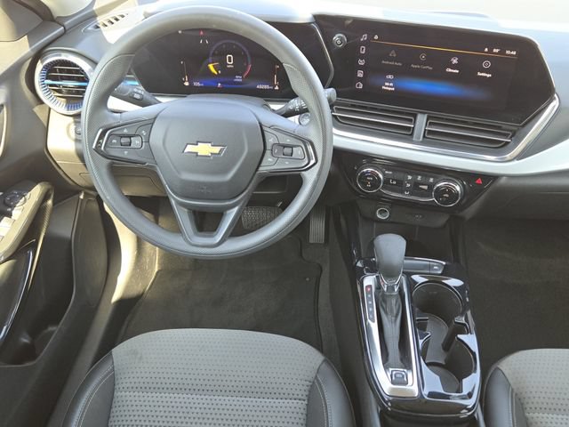 Used 2025 Chevrolet Trax LT FWD image 27