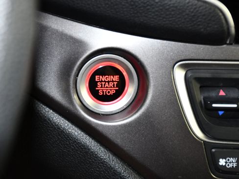 Used 2022 Honda Pilot Sport image 24
