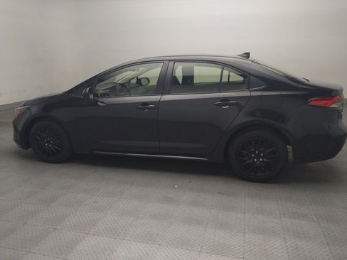 Used 2022 Toyota Corolla LE FWD image 3
