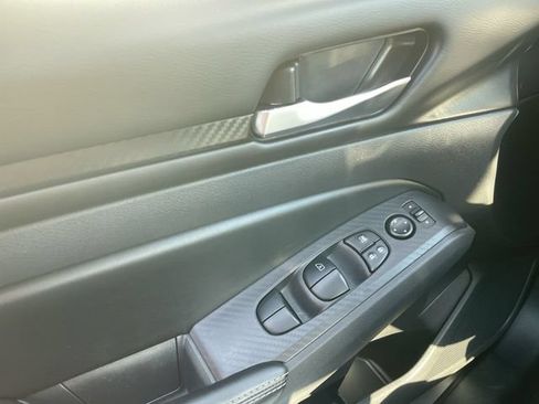 Used 2024 Nissan Altima 2.5 SV FWD image 13