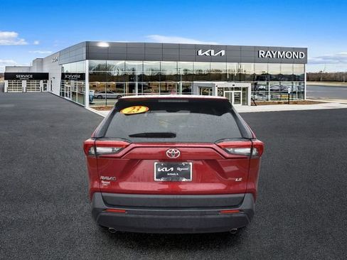 Used 2023 Toyota RAV4 LE FWD image 4