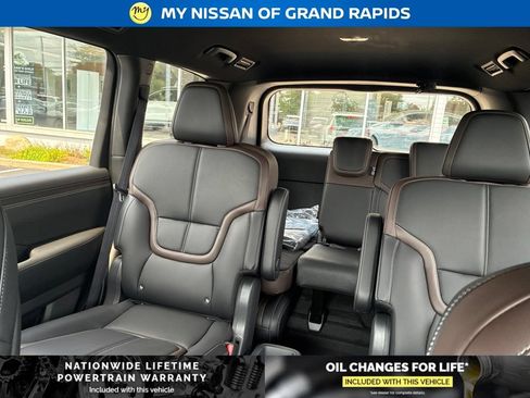 New 2026 Nissan Armada SL w/ Captain's Chari Seat Package AWD/4WD image 31