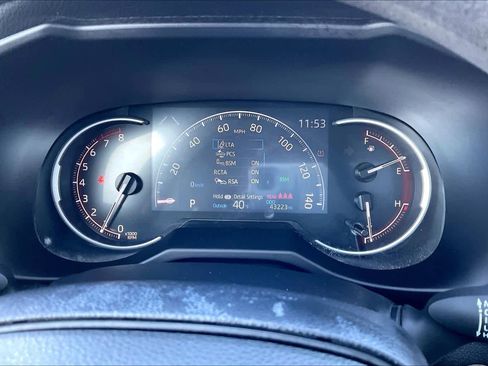 Used 2024 Toyota RAV4 XLE image 25