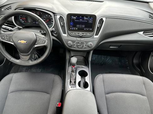 Used 2025 Chevrolet Malibu RS FWD image 14