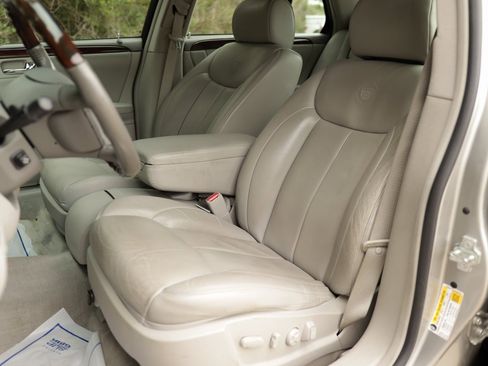 Used 2007 Cadillac DTS Luxury II image 23