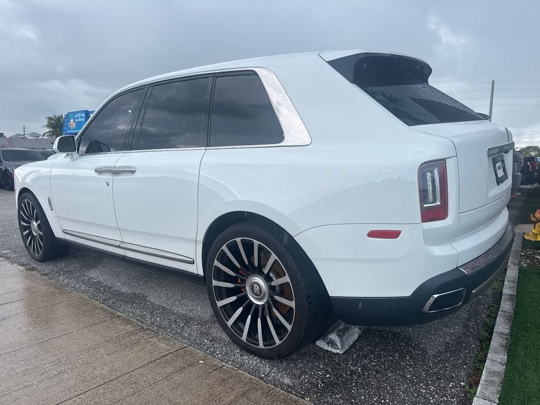Used 2020 Rolls-Royce Cullinan AWD/4WD image 3