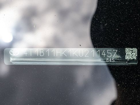 Used 2019 Toyota Camry SE w/ Convenience Package image 35