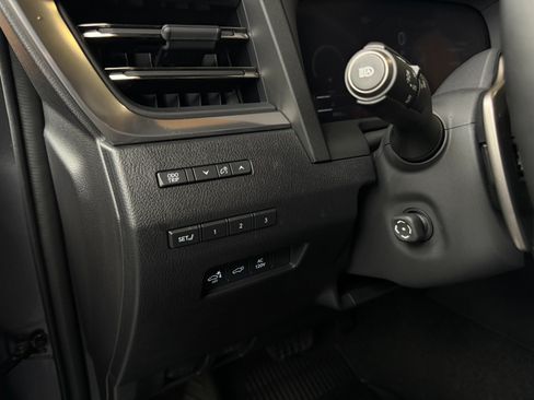 Used 2025 Lexus GX 550 w/ Accessory Package (2T) AWD/4WD image 12